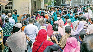 protest-shortage-moderna-jabs.jpg
