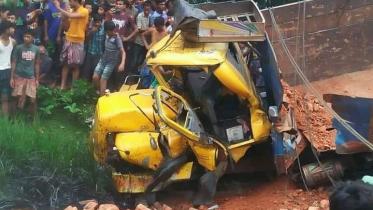 nilphamari_rail_communication_halts_in_parbotipur-chilahati_rail_section_for_accident-1.jpg