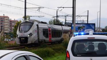 a-picture-shows-a-stopped-train-near-the-saint-jean-de-luz-ciboure-rail-station-after-three-people-w-1634033752-3447.jpg