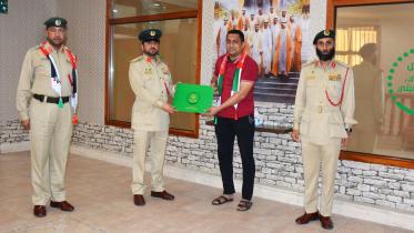 bangladeshi_expat_honoured_by_dubai_police.jpg
