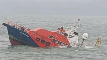 payra-ship-capsize.jpg