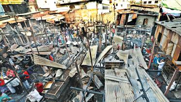 fire-at-kaptan-bazar.jpg