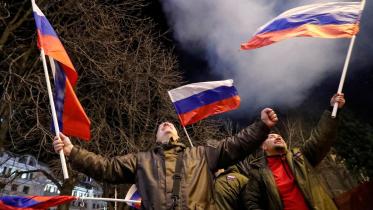 russia-flag-reuters.jpg