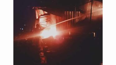 8 workers injured in Narayanganj chemical factory fire