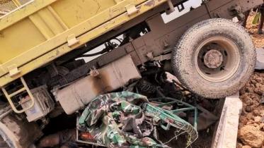 mymensingh_road_crash_kills_3_pic.jpg