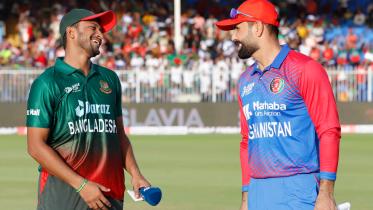 shakib_nabi_toss.jpg