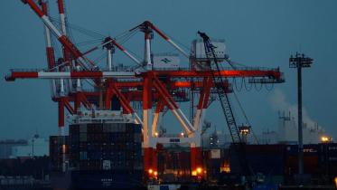 japan-eyes-easing-south-korea.jpg