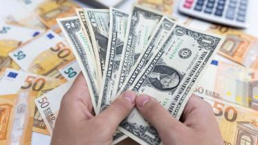 dollar-gains-over-oil.jpg