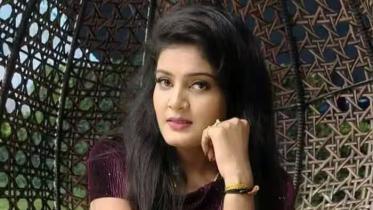 1211675-nisha-upadhyay-bullet.jpg
