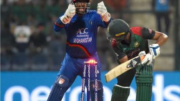 mahmudullah_bowled.jpg