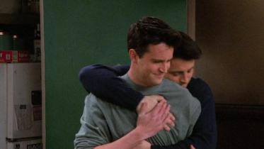 1565217423784-mathew-perry-chandler-bing-best-character.jpg