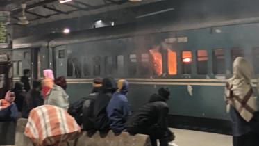 train_on_fire_at_joypurhat.jpg