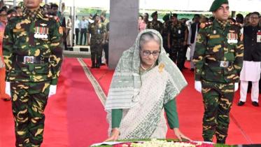 pm_pays_homage.jpg