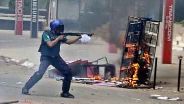 Police shooting at protesters 2024