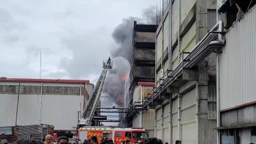 gazi_tyre_fire-1.jpg