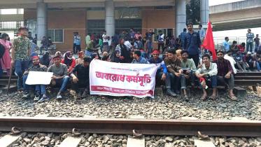 gazipur_rail_blocked.jpg