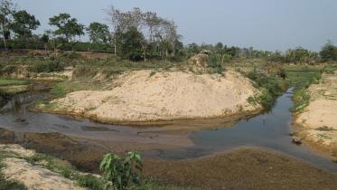 canal-dry-fatikchhari-01.jpg