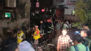 Chattogram baby dies after rickshaw accident in drain Chattogram baby dies after rickshaw accident in drain