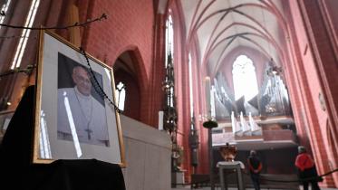 frankfurt_cathedral.jpg