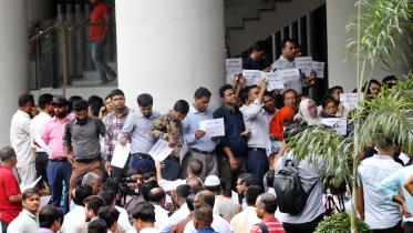 Govt employees protest at Secretariat May 2025