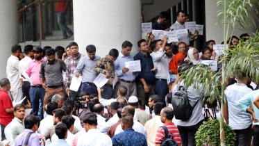 Govt employees protest at Secretariat May 2025