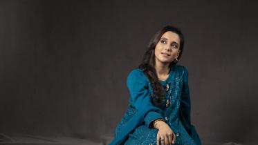 Sabila debuts, ‘Taandob’ ensues Sabila debuts, ‘Taandob’ ensues