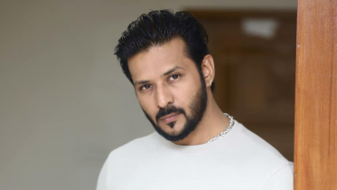 Nirab Hossain to undergo transformation for new film ‘Desh’.png