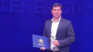Iqbal Hossain Chowdhury wins Best Emerging Director at Astar Awards for ‘Boli: The Wrestler’.jpg