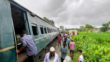 rangpur_train_derailed-02.jpg