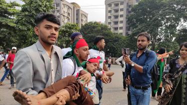 police charge batons at July fighters in Jatiya Sangsad police charge batons at July fighters in Jatiya Sangsad