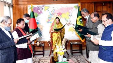 MPs take oath.jpg