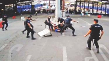 spain_cops_2.jpg
