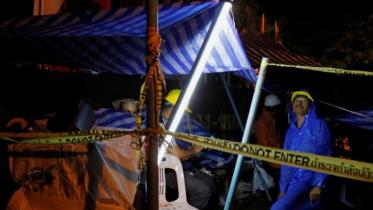 Rescuers begin mission to extract Thai cave boys