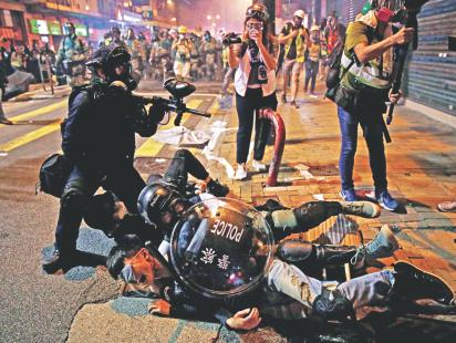 hong cong protest continues.jpg