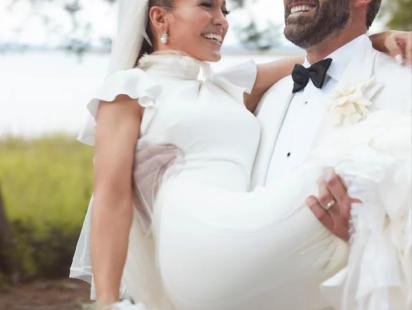 jennifer-lopez-shares-new-photos-from-her-wedding-with-ben-v0-7azrwtc5egjb1.jpg