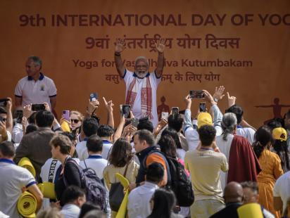 Modi yoga.jpg