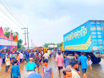 Clash over illegal cattle market sparks daylong tension.jpg