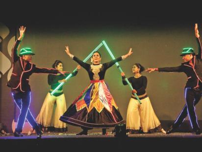 Glittering Night4.jpg