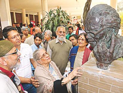 Zainul Utshab 2016- Charukala wears a festive look