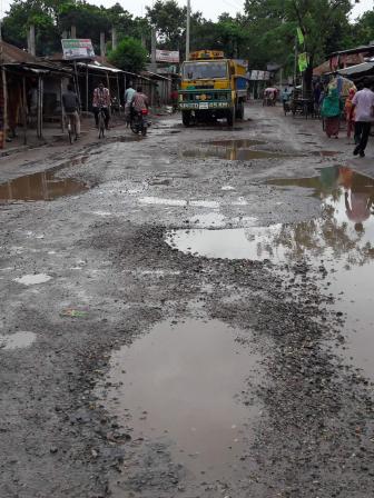 Lalmonirhat road