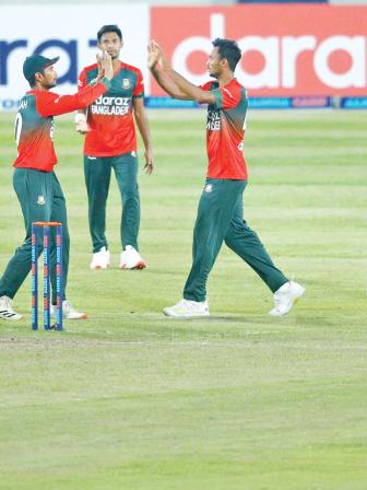 bangladesh-bowlers-1.jpg