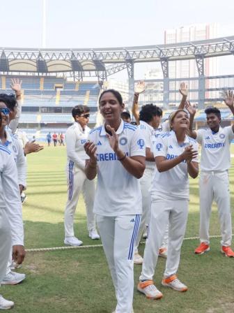 Indian women's cricket team.jpg