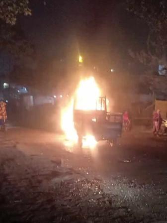 Pickup van torched.jpg