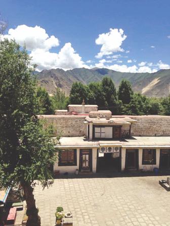 Nyethang Drolma Temple