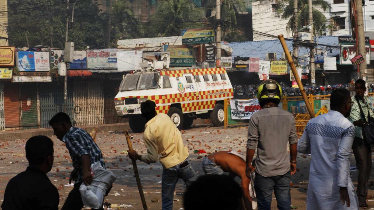 police-bnp-clash_12.jpg