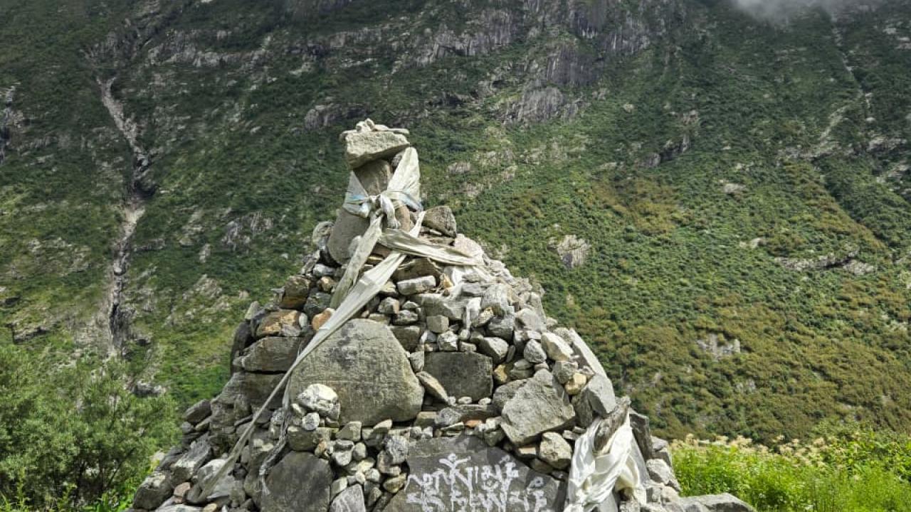 buddhist_prayer_monuments_stupa.jpeg